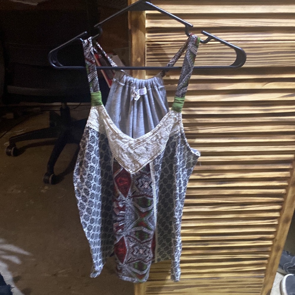 Tanks - Picture 2 of 8